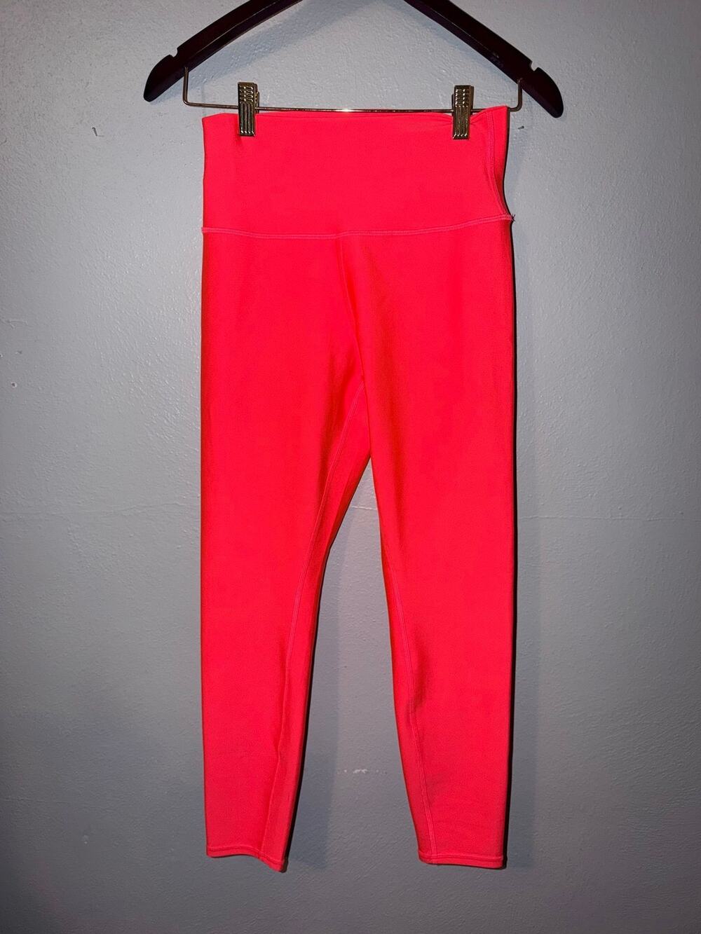 NWOT Alo Yoga high-waist airlift leggings